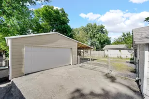 2429 Garden St, Joliet, IL 60435 - Photo 14