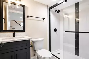 8818 S 55th Ct, Oak Lawn, IL 60453 - Photo 16