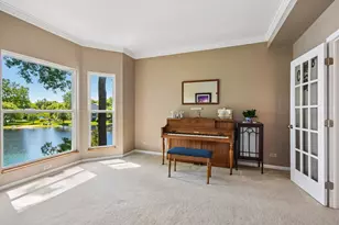 605 Tulip Cir, Island Lake, IL 60042 - Photo 6