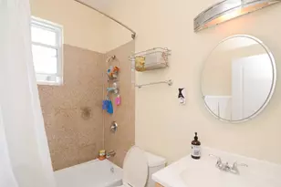 1314 W Roscoe St, Chicago, IL 60657 - Photo 18