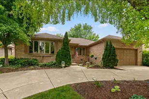 437 N Kevin Dr, Addison, IL 60101 - Photo 1