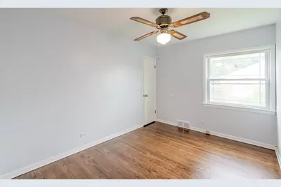 690 E Sibley Boulevard, Dolton, IL 60419 - Photo 12