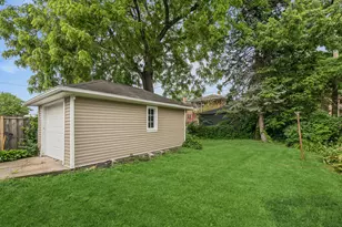 1018 S 10th Ave, Maywood, IL 60153 - Photo 18
