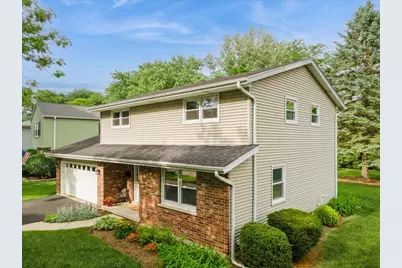 1520 Lark Lane, Naperville, IL 60565 - Photo 2