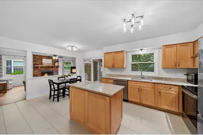 1520 Lark Lane, Naperville, IL 60565 - Photo 8