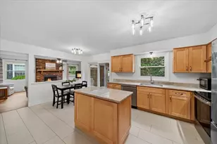 1520 Lark Ln, Naperville, IL 60565 - Photo 8