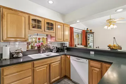 1044 Charing Cross Road, Lombard, IL 60148 - Photo 8