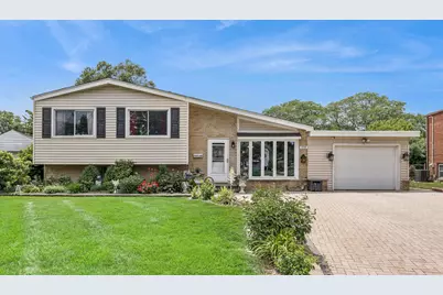 1044 Charing Cross Road, Lombard, IL 60148 - Photo 1