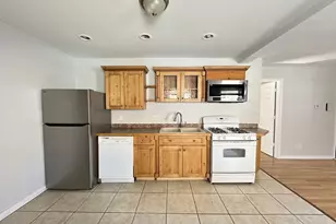2458 N Clybourn Ave, Chicago, IL 60614 - Photo 2