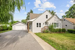 9725 Normandy Ave, Oak Lawn, IL 60453 - Photo 2