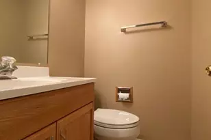 132 Brookwood Ct, Vernon Hills, IL 60061 - Photo 8