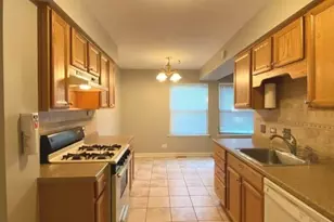 132 Brookwood Ct, Vernon Hills, IL 60061 - Photo 6