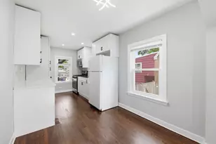 9709 51st Ave, Oak Lawn, IL 60453 - Photo 8
