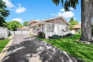 1020 Hahn Pl, West Chicago, IL 60185 - Photo 1