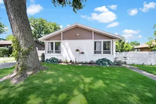 1020 Hahn Pl, West Chicago, IL 60185 - Photo 4