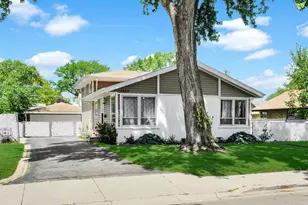 1020 Hahn Pl, West Chicago, IL 60185 - Photo 2
