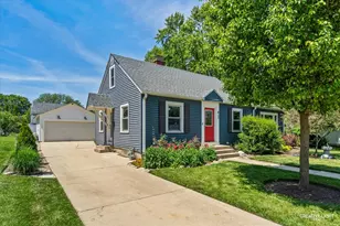 417 S 13th Ave, Saint Charles, IL 60174 - Photo 2