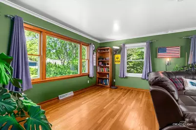 417 S 13th Avenue, Saint Charles, IL 60174 - Photo 8