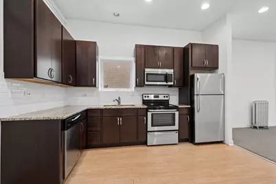 634 W Wellington Avenue, Chicago, IL 60657 - Photo 4