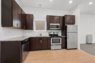 634 W Wellington Ave, Chicago, IL 60657 - Photo 4