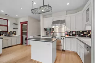 634 W Wellington Ave, Chicago, IL 60657 - Photo 18