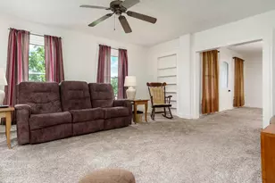 8321 Blomberg Rd, Cherry Valley, IL 61016 - Photo 12