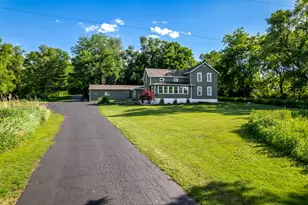 8321 Blomberg Rd, Cherry Valley, IL 61016 - Photo 4