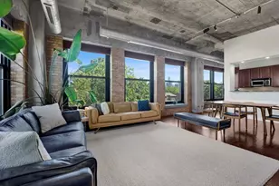 1069 W 14th Pl, Chicago, IL 60608 - Photo 4