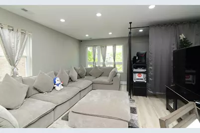 1051 N Springfield Avenue, Chicago, IL 60651 - Photo 44