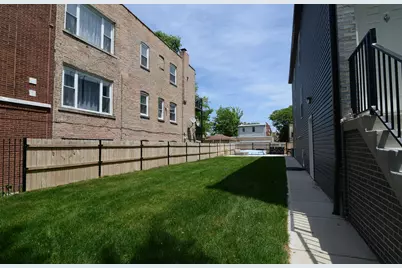 1051 N Springfield Avenue, Chicago, IL 60651 - Photo 4