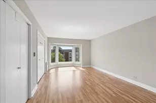 400 Ascot Dr, Park Ridge, IL 60068 - Photo 8