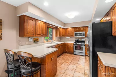37W907 Bowes Road, Elgin, IL 60124 - Photo 6