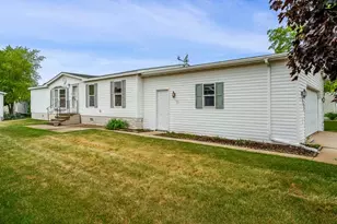 2231 Blossom Ln, Belvidere, IL 61008 - Photo 2