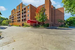 1450 Plymouth Ln, Elgin, IL 60123 - Photo 2