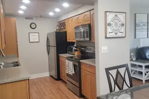 1450 Plymouth Ln, Elgin, IL 60123 - Photo 8