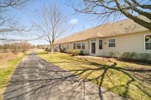2370 Carillon Dr, Grayslake, IL 60030 - Photo 26
