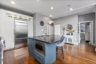 1641 W Pearson St, Chicago, IL 60622 - Photo 10