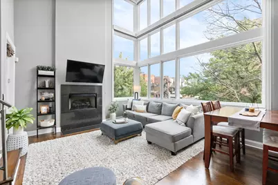 1641 W Pearson Street #2W, Chicago, IL 60622 - Photo 2