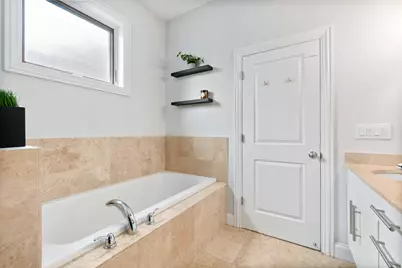 1641 W Pearson Street #2W, Chicago, IL 60622 - Photo 22