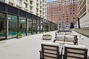 3200 N Lake Shore Dr, Chicago, IL 60657 - Photo 32
