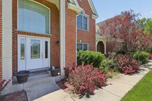 39571 Orchard Bluff Ln, Wadsworth, IL 60083 - Photo 2