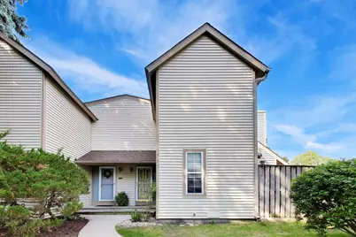 913 Campbell Drive, Gurnee, IL 60031 - Photo 1