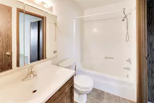 913 Campbell Dr, Gurnee, IL 60031 - Photo 12