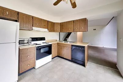 913 Campbell Drive, Gurnee, IL 60031 - Photo 8
