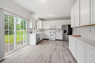215 Grays Dr, Oswego, IL 60543 - Photo 12