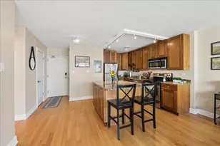 2930 N Sheridan Rd, Chicago, IL 60657 - Photo 6