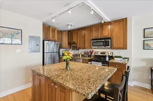 2930 N Sheridan Rd, Chicago, IL 60657 - Photo 4