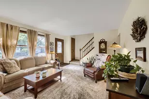 390 Cornell Ln, Elgin, IL 60123 - Photo 6