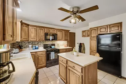 390 Cornell Lane, Elgin, IL 60123 - Photo 10