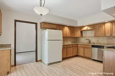 4718 Lake Dawnwood Drive, McHenry, IL 60051 - Photo 10